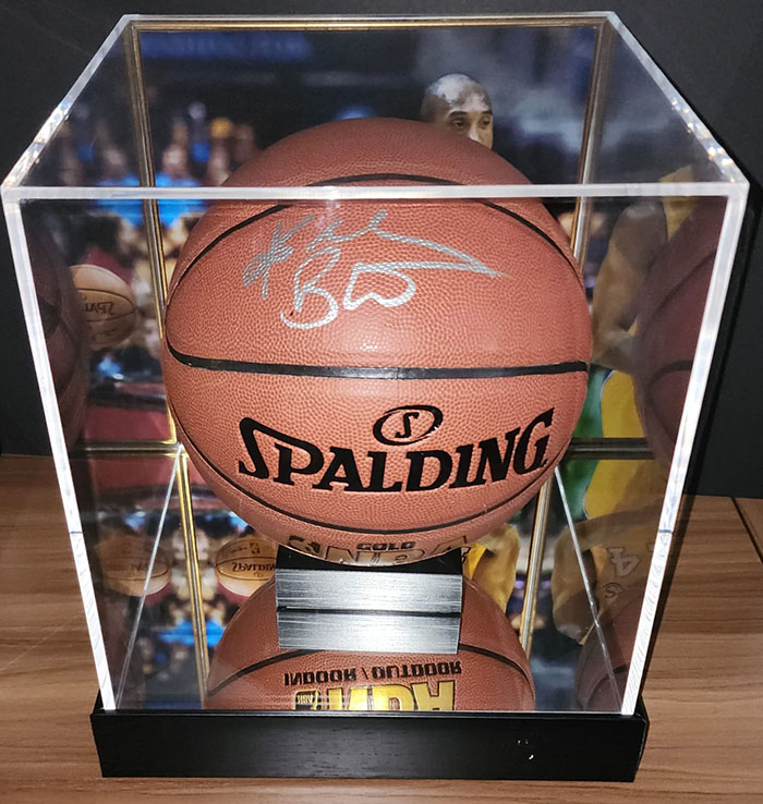 Kobe Bryant signed Basketball incl Acrylic case - GetMemorabilia